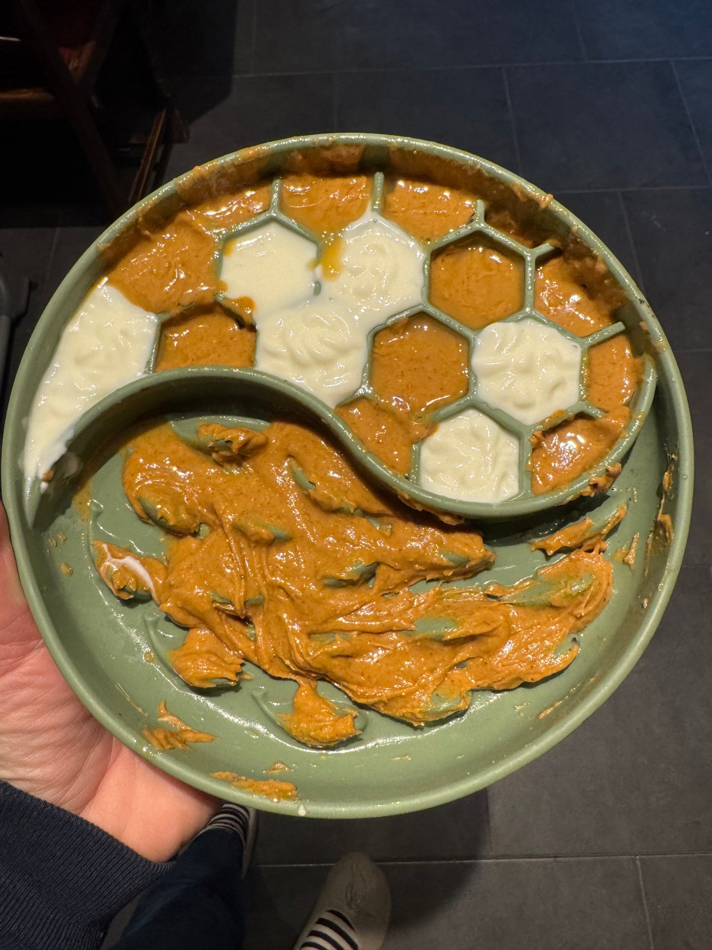 Silicone slow feeder bowl