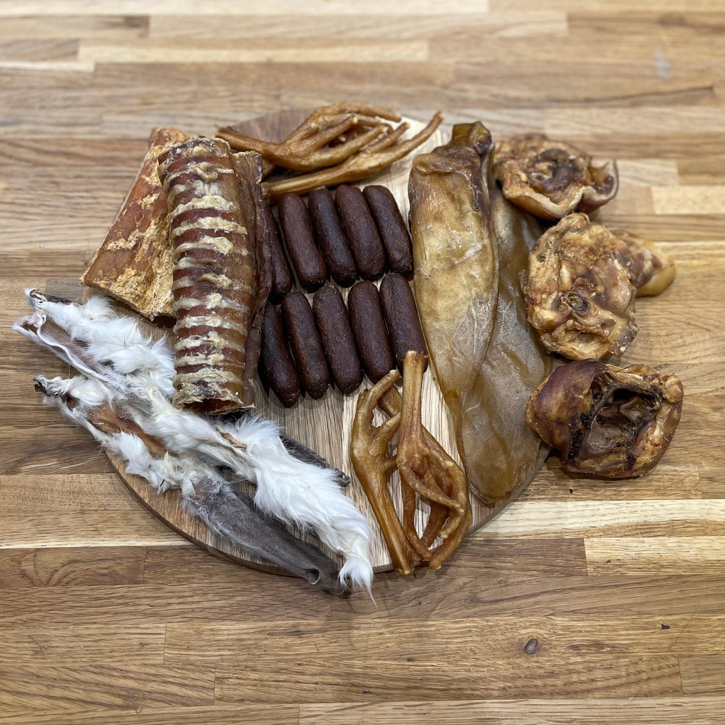 6 Chicken feet 3 Pig inner ears 150g (approx) Gourmet liver sausages 3 Rabbit ears 1 Paddywack 1 Beef trachea 1 Buffalo Ear 100% natural, high in protein, no preservatives or additives, grain and gluten free